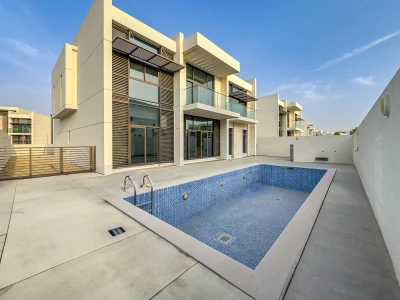 Corner Unit| Bright and Elegant | Vacant