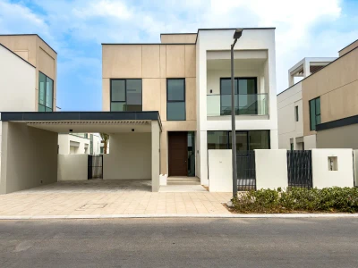 Newly Built | Vacant | Steps from the Pool