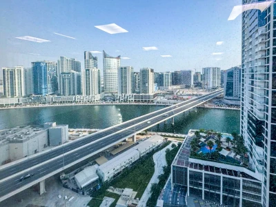 Fully fitted | Canal View | Spacious Layout |