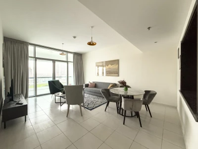 Fully Furnished | Bright | Vacant |Spacious layout